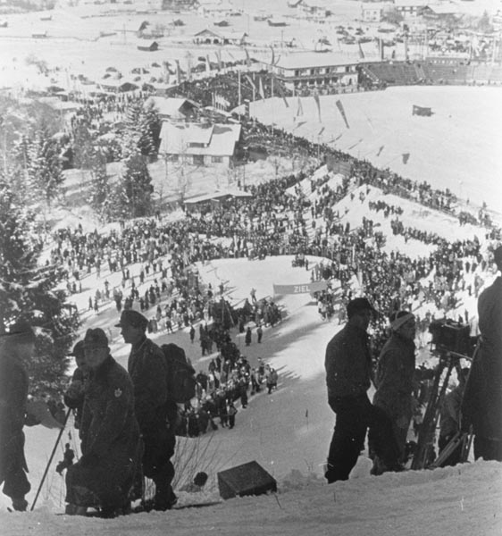 1936年冬奧會滑雪比賽結(jié)束
