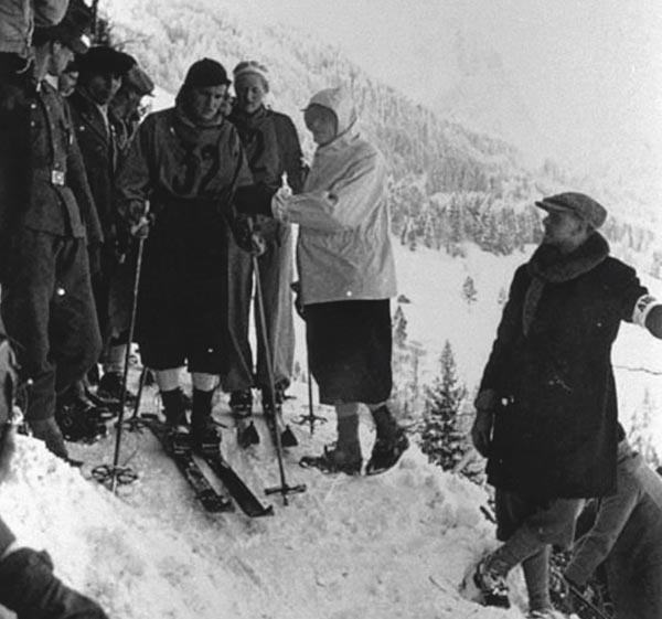 滑雪從1936年開始成為冬奧會正式比賽項目